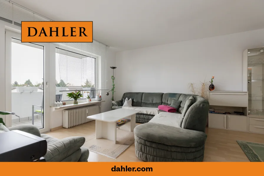 Wohnzimmer - Wohnung kaufen in Maintal - Rendite hoch drei: 3 Wohnungen in einem Haus – ideal für Kapitalanleger