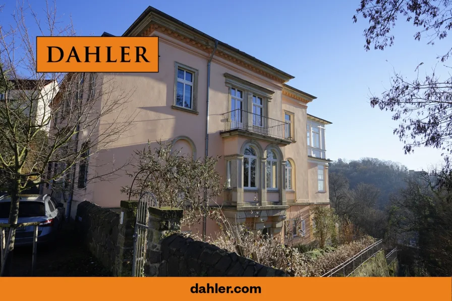 Titelbild - Wohnung kaufen in Dresden - Wohnen mit Weitblick in Denkmal-Villa am Loschwitzer Elbhang
