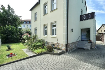 Nord-Ansicht des Hauses - Haus kaufen in Radebeul - Gepflegtes Familiendomizil in bevorzugter Lage von Radebeul