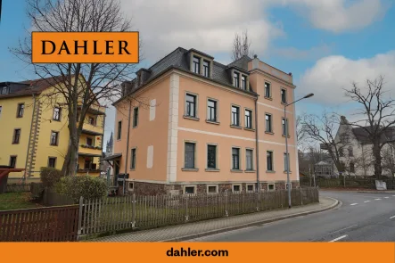 Titelbild - Wohnung kaufen in Freital - Gepflegte Zwei-Raum-Wohnung mit Balkon in zentraler Lage