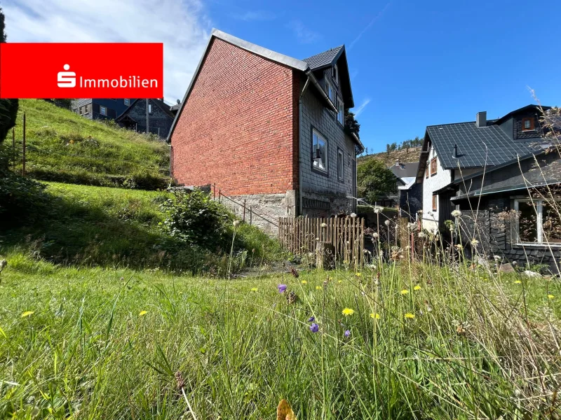 Hausansicht Rückseite - Haus kaufen in Lauscha - Einfamilienhaus mit ruhigem Gartengrundstück