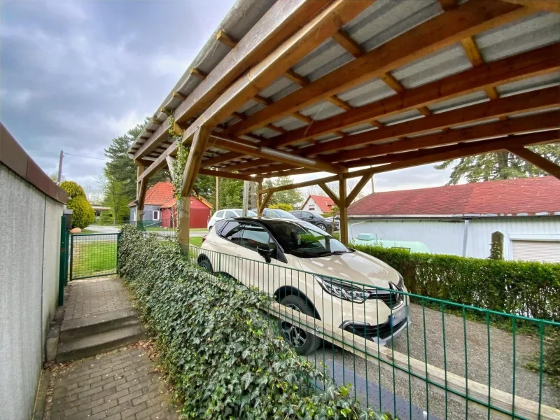 Modernes Carport