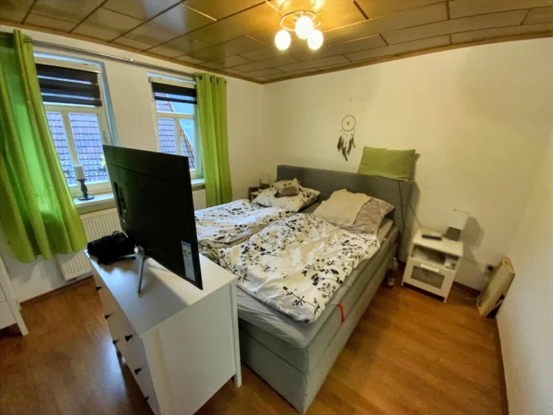 Großes Schlafzimmer - Haus kaufen in Mühlhausen - Ein charmantes Stadthaus zum Verlieben! Gemütliche Deckenhöhe und Raumaufteilung! 