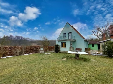 Gartenansicht - Haus kaufen in Unstruttal - Charmantes Einfamilienhaus mit großem Garten in idyllischer Dorflage!