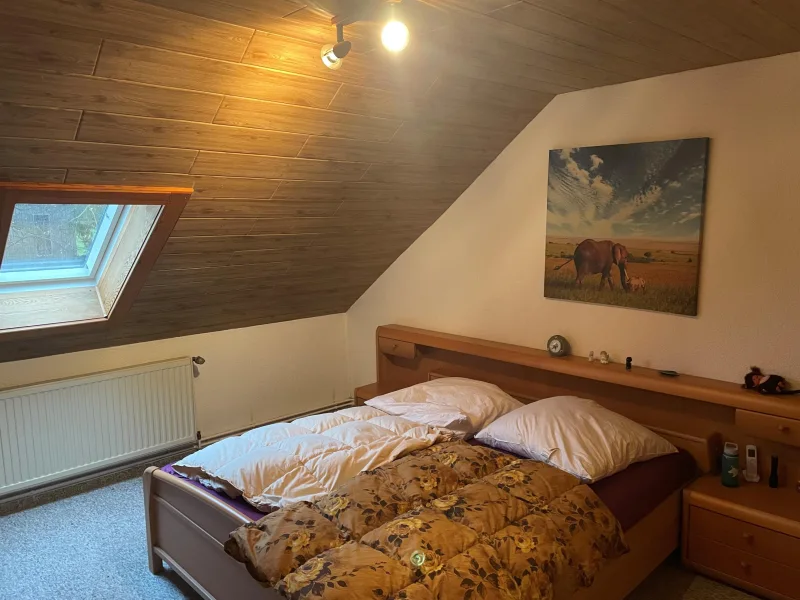 Schlafzimmer 1