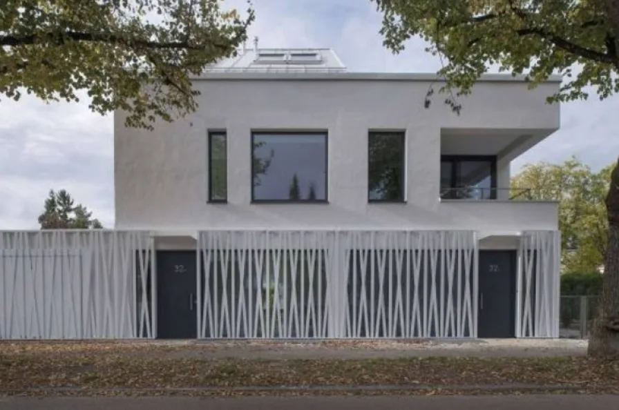 Vorderansicht - Haus kaufen in München - Mehrgenerationenhaus -Leben und Arbeiten im Münchner Süden