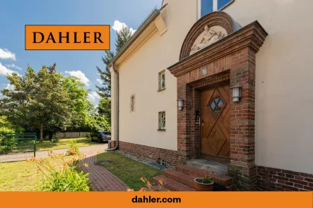 Stylish entrance area - Haus kaufen in Potsdam-West - Attractive residential and commercial building in a central location in the "Sonnenland Siedlung"