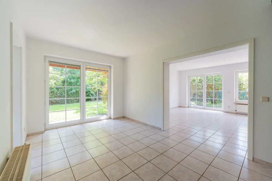 Dining room with access to the garden