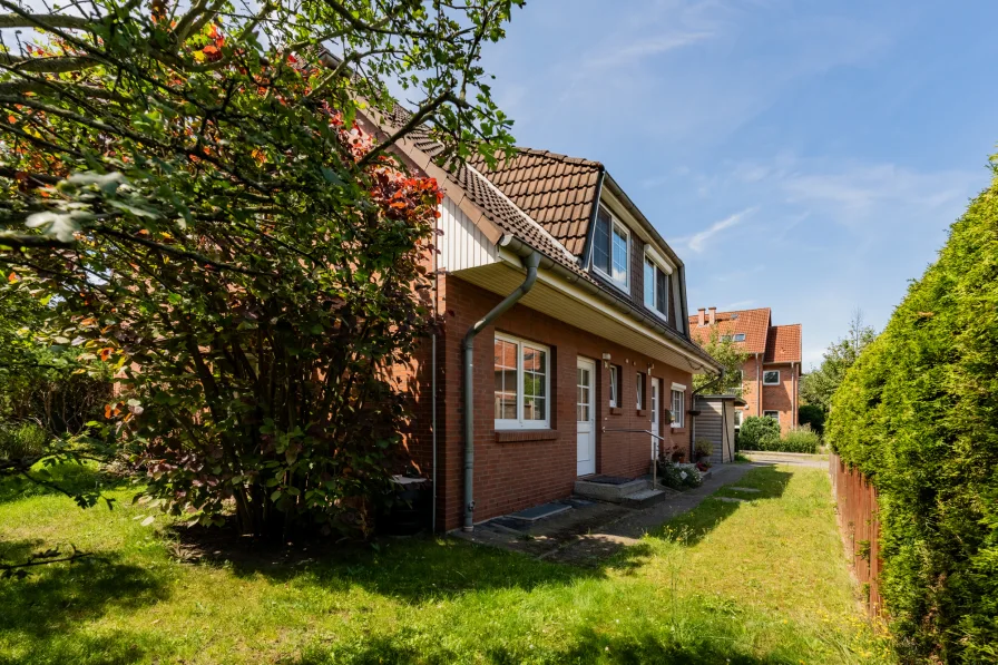 Driveway to the semi-detached house