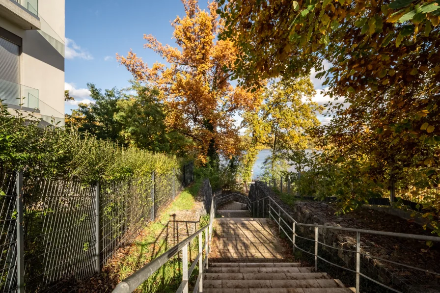 Uferweg am Haus