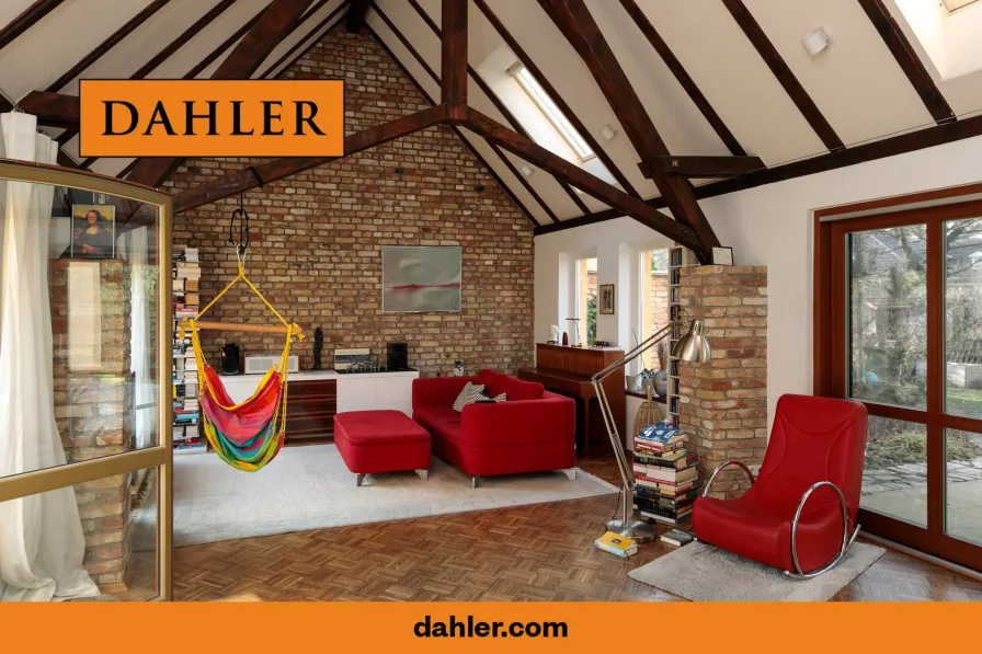 Converted garage - Haus kaufen in Kleinmachnow - 30s classic in the countryside with plenty of space for the family