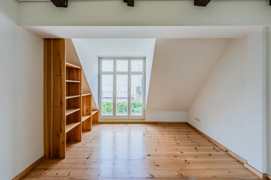 Arbeitszimmer mit französischem Balkon