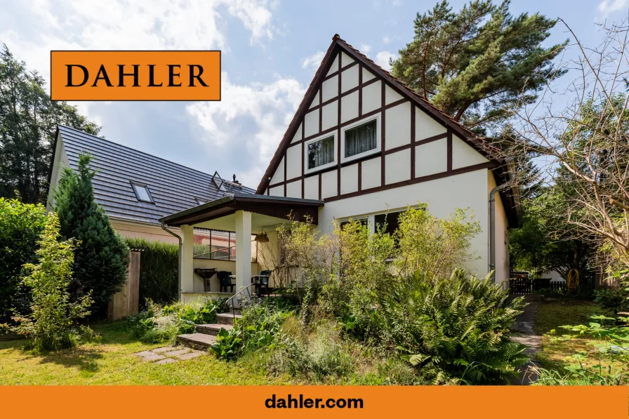 Cover - Haus kaufen in Kleinmachnow - Classic estate house from the 1930s in a sought-after and quiet location