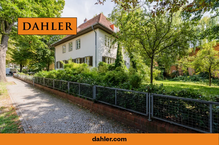 Cover - Haus kaufen in Potsdam / Berliner Vorstadt - Beautiful Estorff & Winkler villa in a prime location close to the Heiliger See