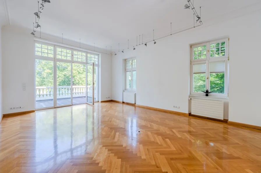 Large bedroom with balcony