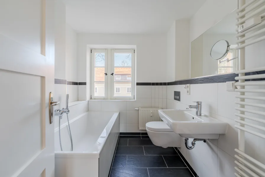 Modern bathroom with high-quality bathtub 