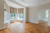 Altbau-Arbeitszimmer mit Erker