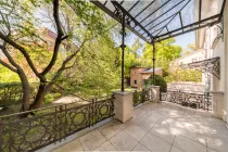 Terrasse mit Gartenblick