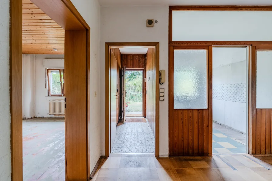 Visual axis entrance area next to kitchen