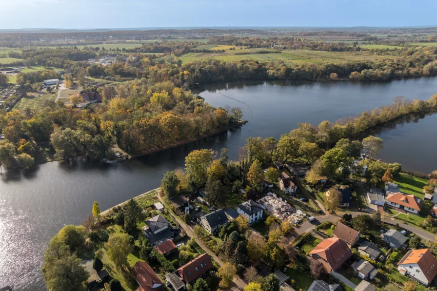 Grundstück umgeben von einem Naturparadies