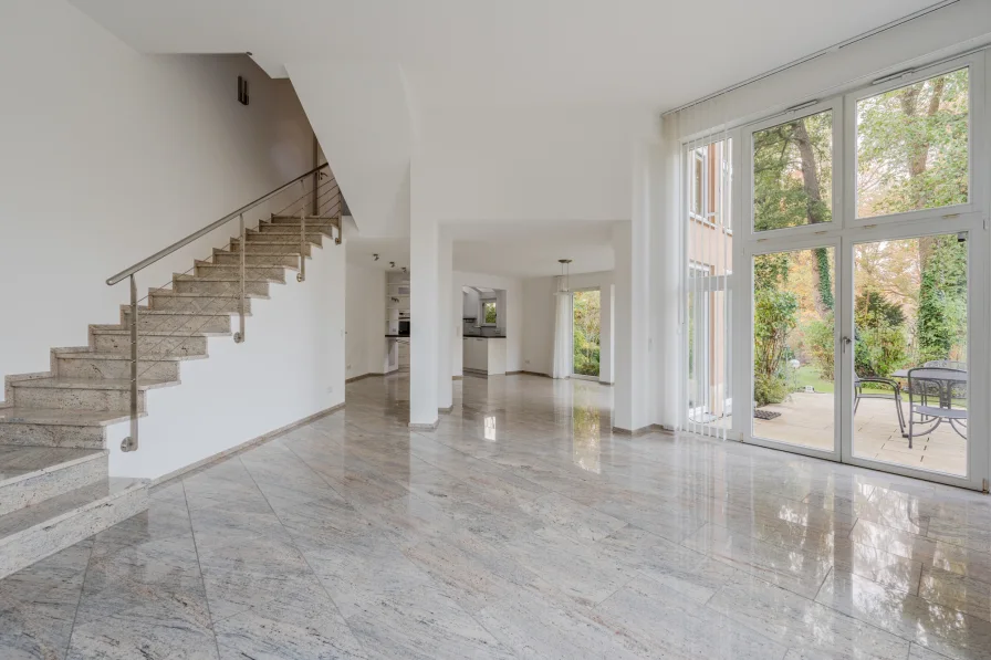 Large and open living/dining area