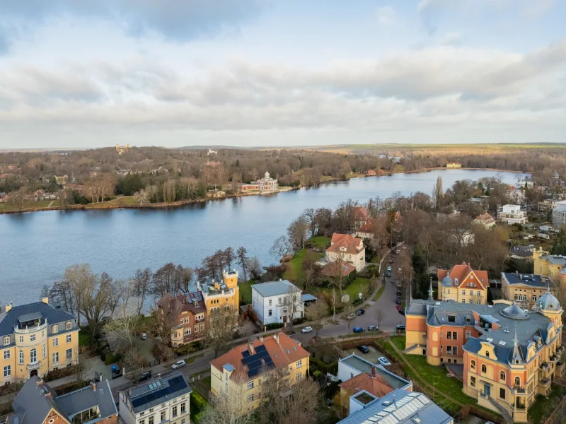 Luftbild mit Blickrichtung Marmorpalais