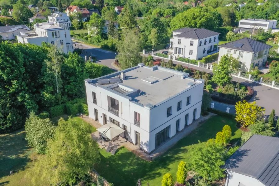 Neubau-Villa im klassizistischen Baustil