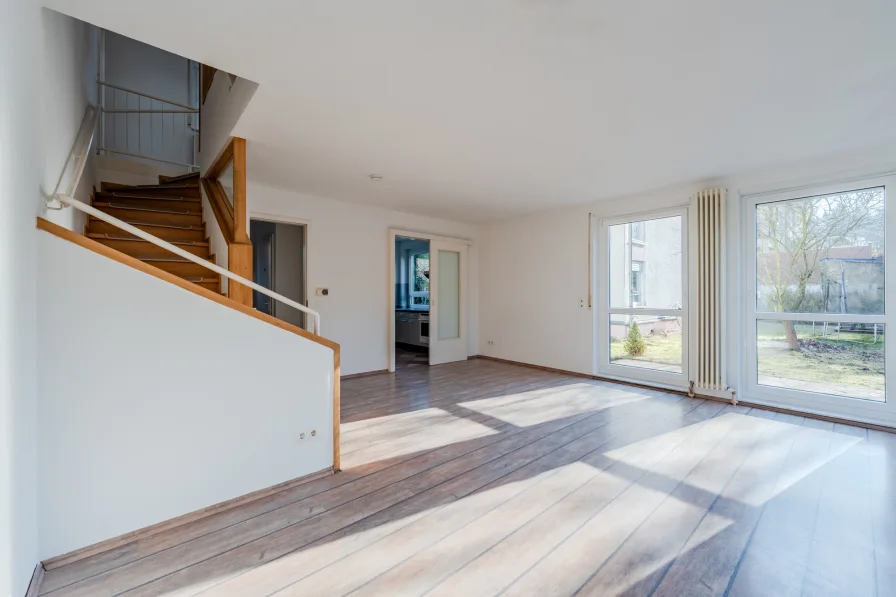 Living area with view to the kitchen