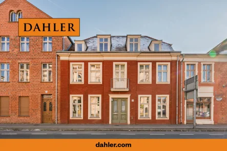 Titelbild_online - Haus kaufen in Potsdam / Nördliche Innenstadt - Historische Eleganz trifft modernen Luxus – Ein einzigartiges Anwesen im Holländischen Viertel