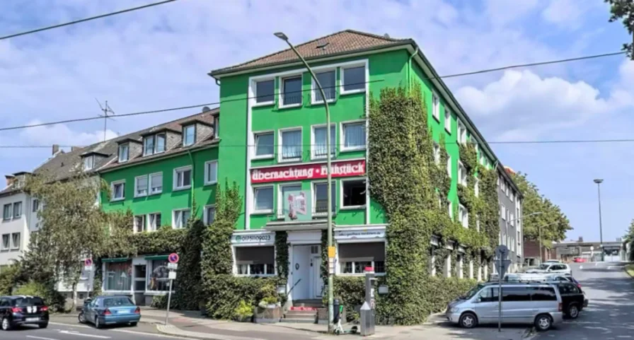 Außenansicht - Haus kaufen in Essen / Nordviertel - HOSTEL und 7 Wohnungen Lukratives Miets- und Geschäftshaus in TOP Lage Essens!