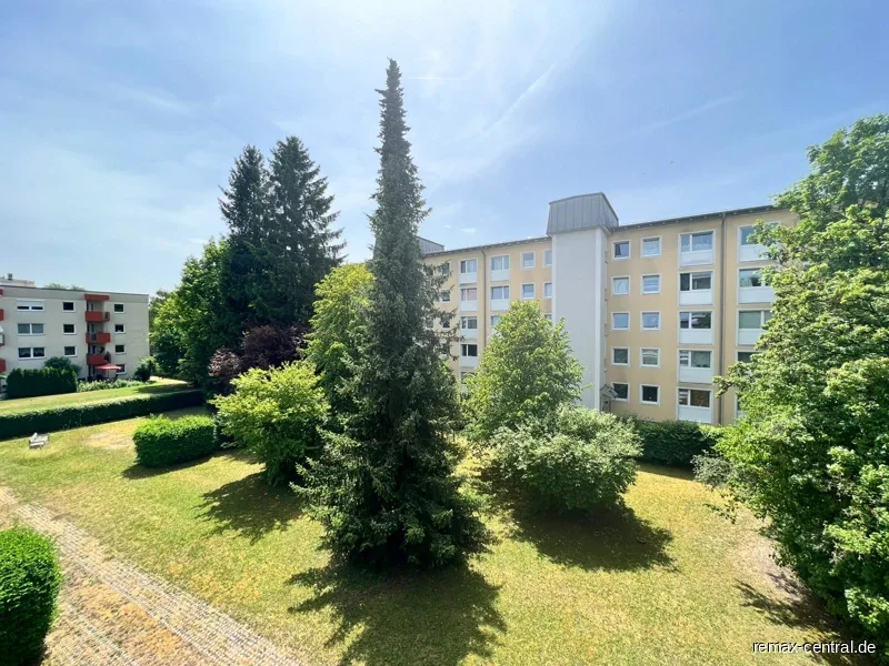 Ansicht - Wohnung kaufen in München - RE/MAX - Familienfreundliche 3-Zimmer-Wohnung in Oberföhring