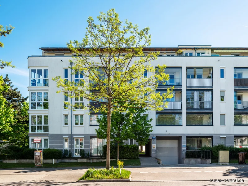 Außenaufnahme - Wohnung kaufen in München - Exklusive Dachterrassen-Wohnung mit Charme!