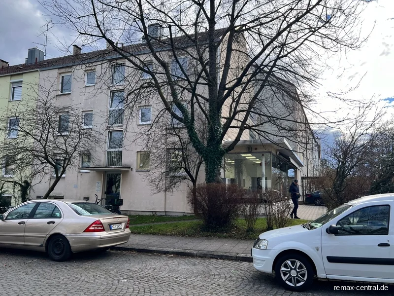 Außenansicht - Wohnung kaufen in München - RE/MAX - Handwerker aufgepasst – Sanierungsobjekt mit viel Potenzial!