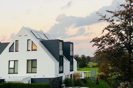 Abendstimmung am Deich - Wohnung kaufen in Hamburg - Neur Preis!Direkt an der Elbe!Modernes 4-Zimmer-Quadrohaus  am Deich