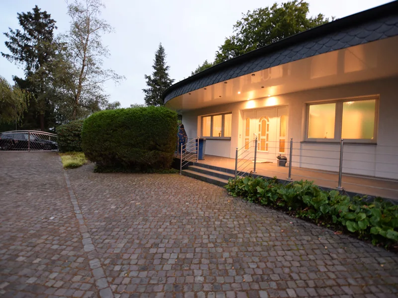 Abenddämmerung - Haus kaufen in Wuppertal - Hochwertig ausgestatteter Bungalow am beliebten Katernberg