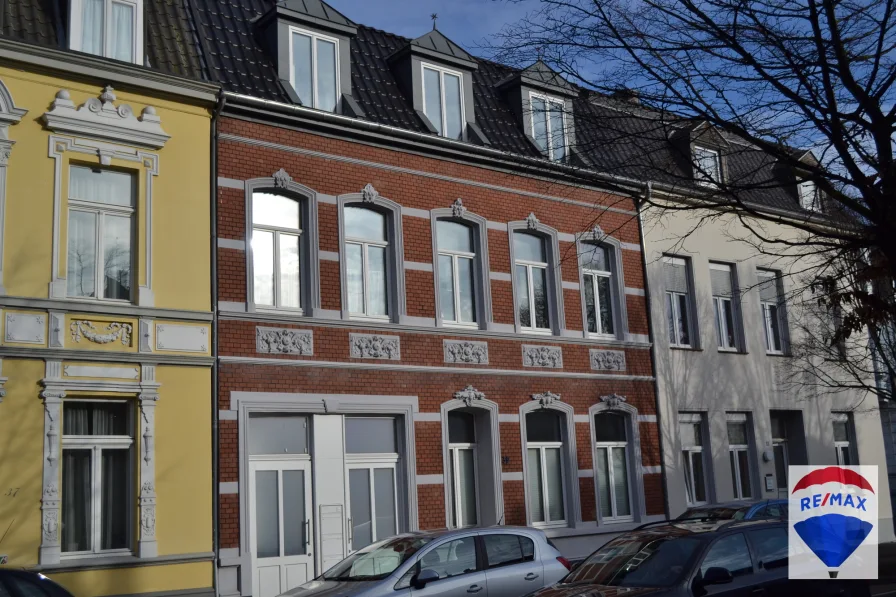 Goch 1 - Haus kaufen in Goch - Komplett Vermietetes und Saniertes 3 Parteienhaus im Herzen von Goch