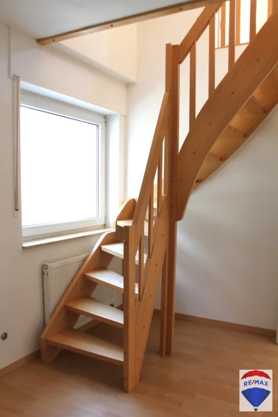 Treppe zum DG 002