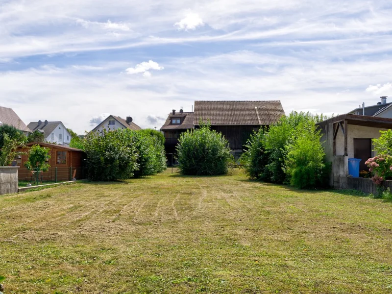 Blick zum Nachbargrundstück