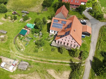  - Haus kaufen in Hüllhorst - Individuell saniertes Bauernhaus mit exponierter Hanglage!