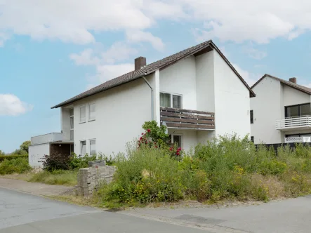 Außenansicht - Haus kaufen in Preußisch Oldendorf - Attraktives Sanierungsobjekt mit Baugenehmigung für zusätzliche Wohneinheiten!