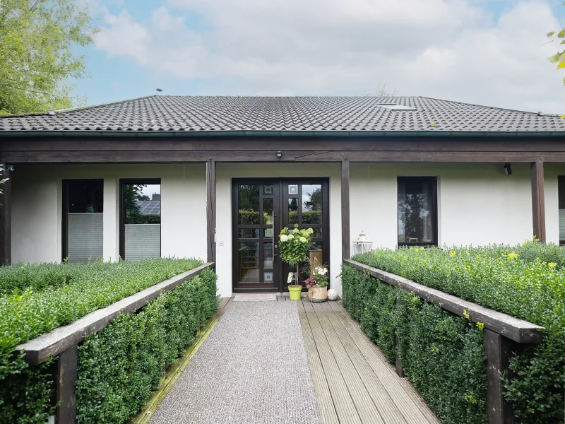 Eingangsbereich - Haus kaufen in Bramsche - Modernisiertes Einfamilienhaus in idyllischer Wohnlage von Bramsche-Pente