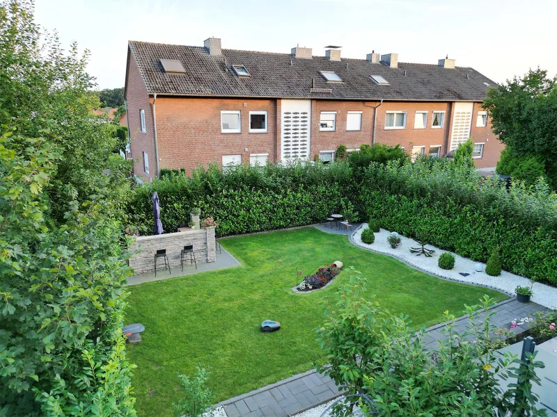 Terrasse und Garten