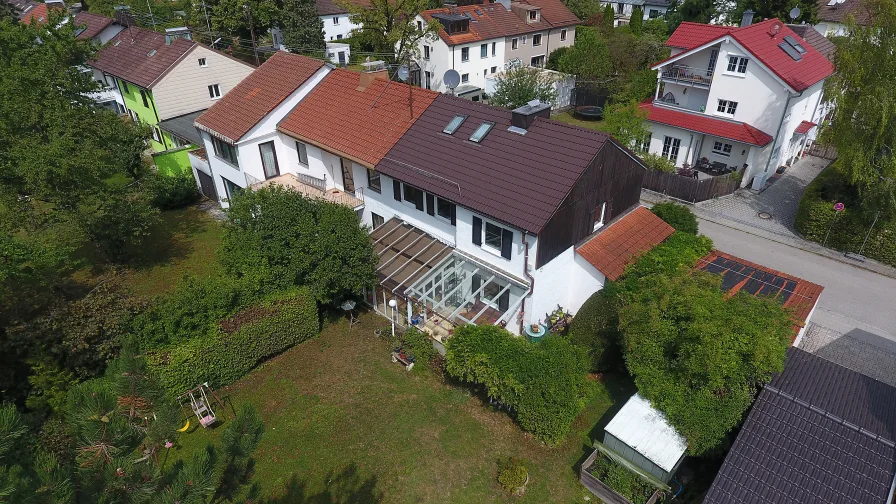 Drohnenaufnahme - Haus kaufen in Haar - Grundstück mit viel Potential und Altbestand in TOP-Lage von Haar!