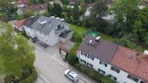 Beispiel für Neubebauung - graues Haus