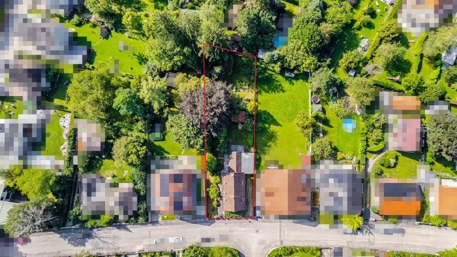 Drohnenansicht - Grundstück kaufen in München - mit Bauvorbescheid- großes Grundstück mit EFH zur Wohntraumgestaltung - Neubau oder Kernsanierung