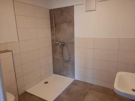 Badezimmer - Wohnung kaufen in Überackern - Topmoderne Wohnung!