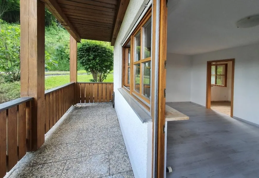Terrasse - Wohnung kaufen in Bad Griesbach - schöne und helle Eigentumswohnung mit Südterrasse