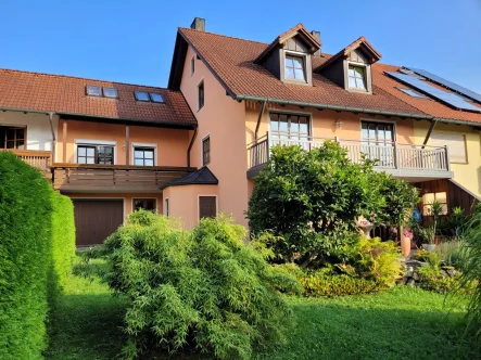 Außenansicht - Haus kaufen in Walpertskirchen - hochwertige Doppelhaushälfte mit viel Platz bei Erding