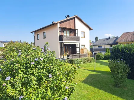 Aussenansicht - Haus kaufen in Ruhstorf - Einfamilienhaus in ruhiger Siedlungslage