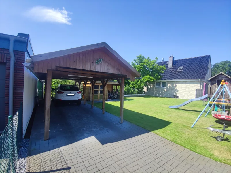 Garten und Carport